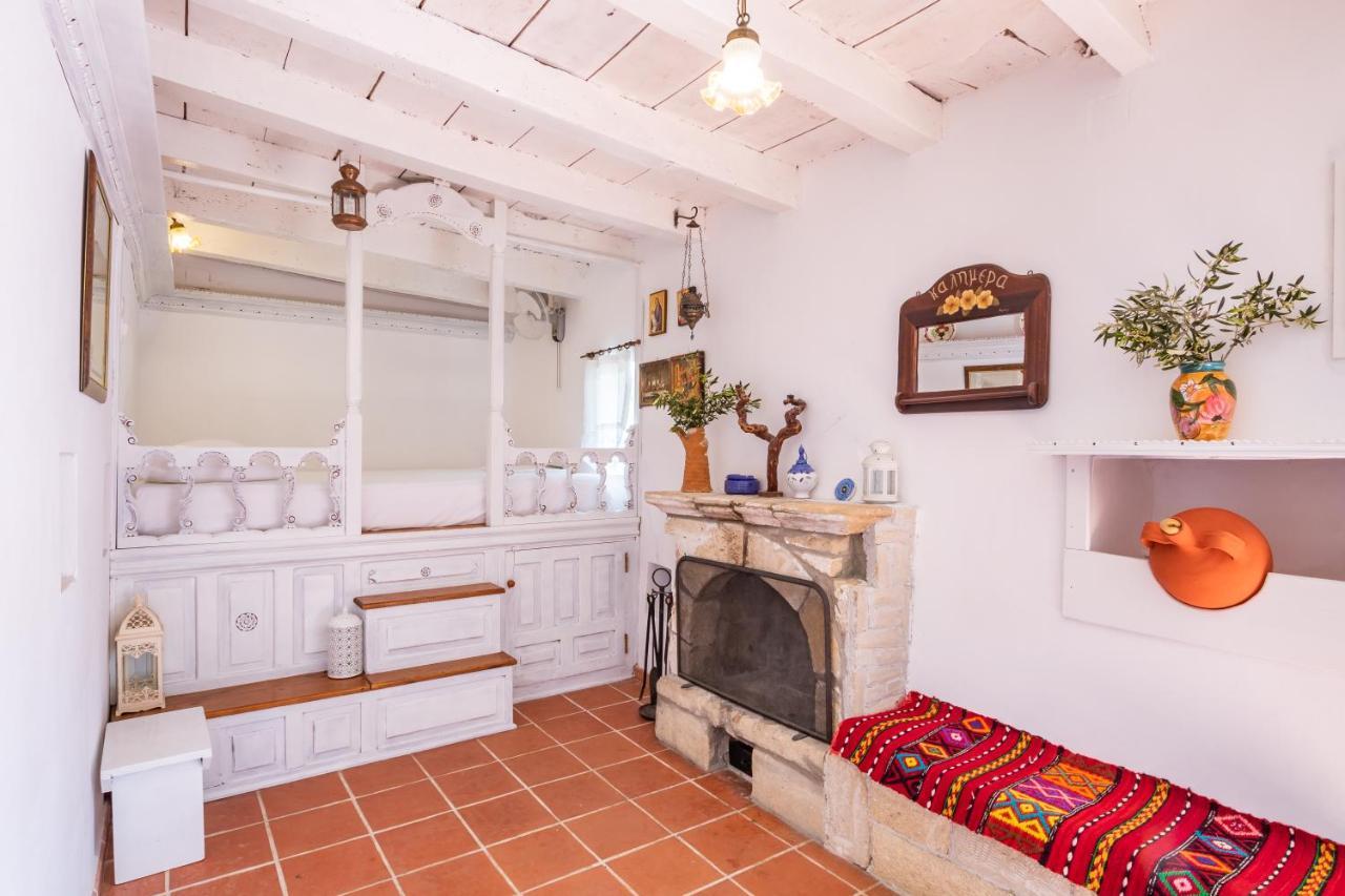 Olive Grove Cottage Menetaí 외부 사진